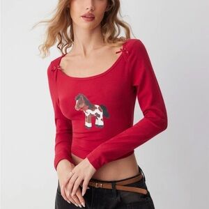 Cider COTTON-BLEND HORSE GRAPHIC BOAT NECK BOWKNOT CROPPED TOP